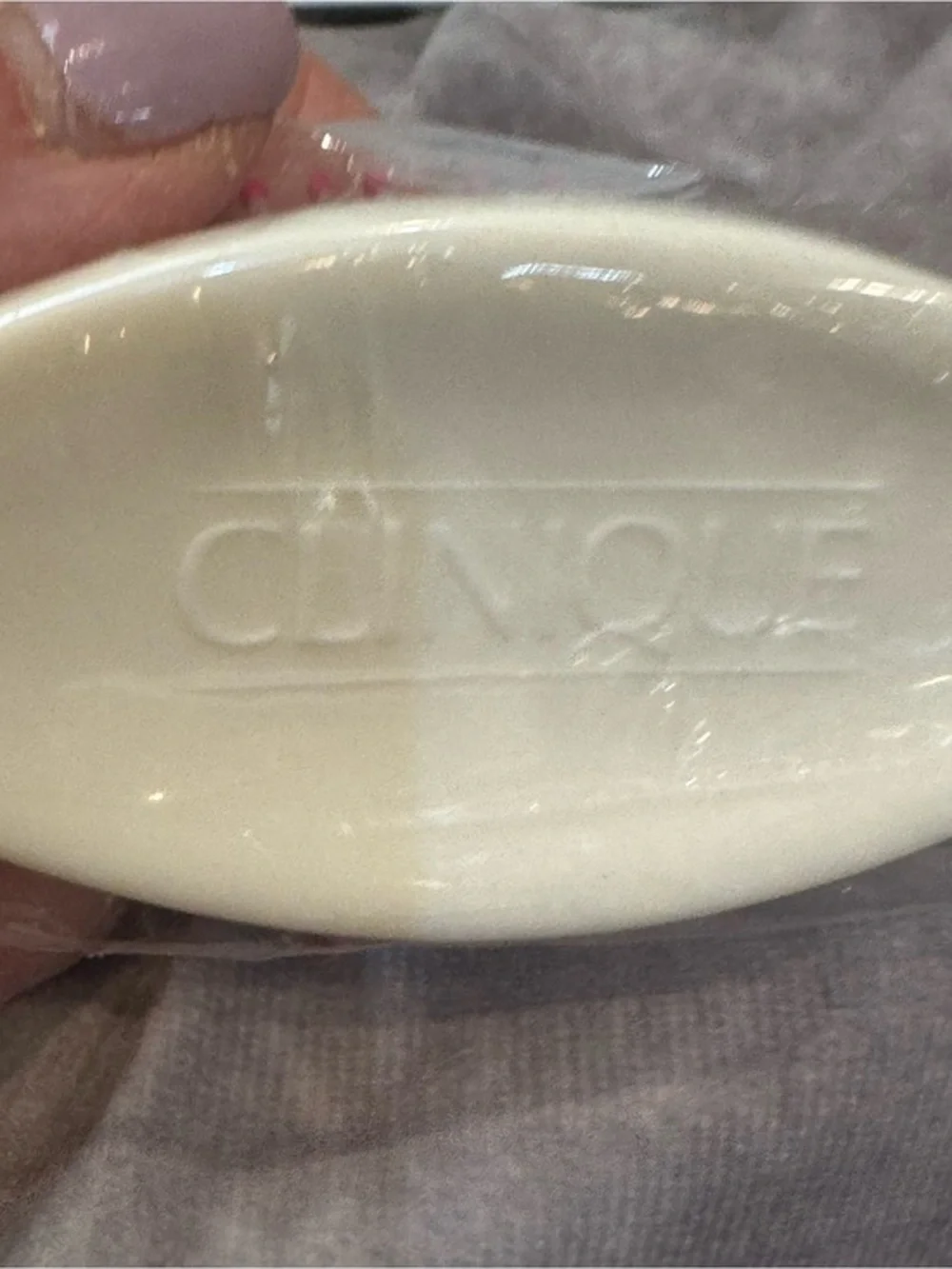 Clinique Travel White Hair Brush with Pink-Tipped Bristles NEW